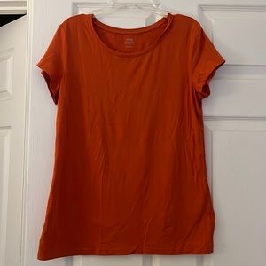 Like new! Orange Tshirt short sleeves